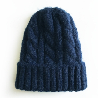 Tmavě modrá zimní pletená čepice bez bambule nebo s bambulí A19/18